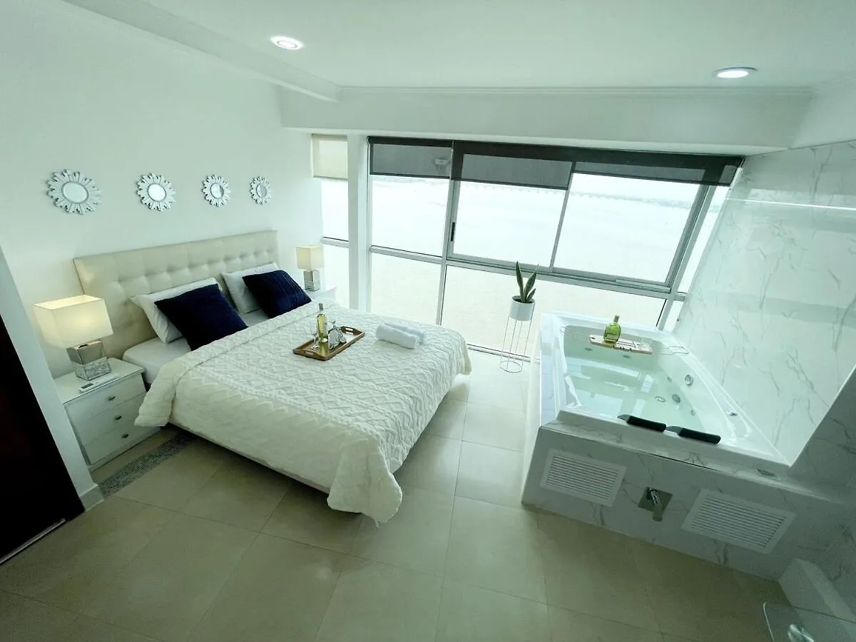Ecuabook Penthouse Jacuzzi Riverfront 11012 Guayaquil 0*,  Ekwador